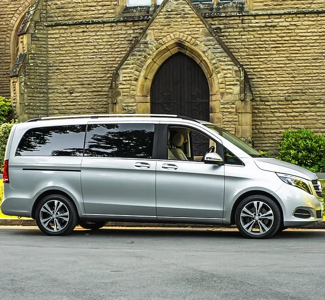 Mercedes Vito 8 Pax